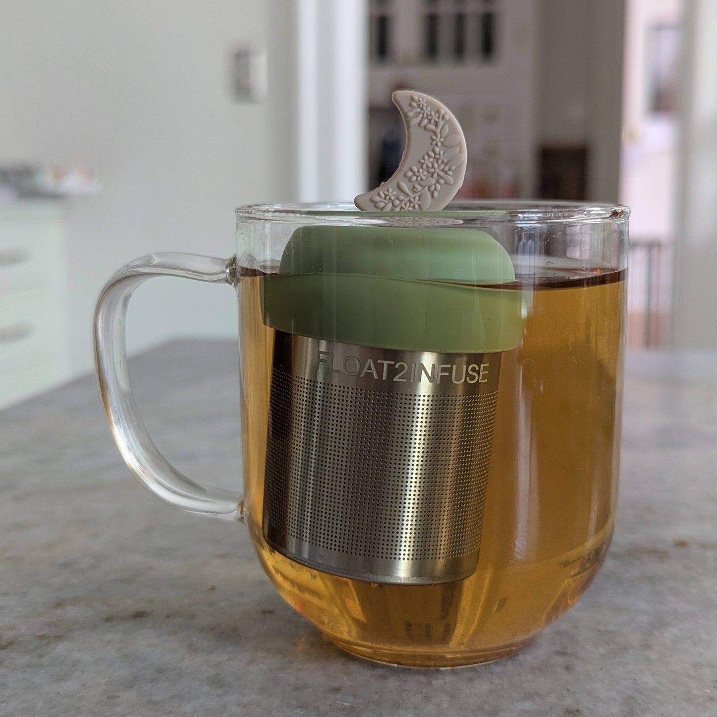 Beige Floral Crescent Moon |Floating Tea Steeper |Green Base
