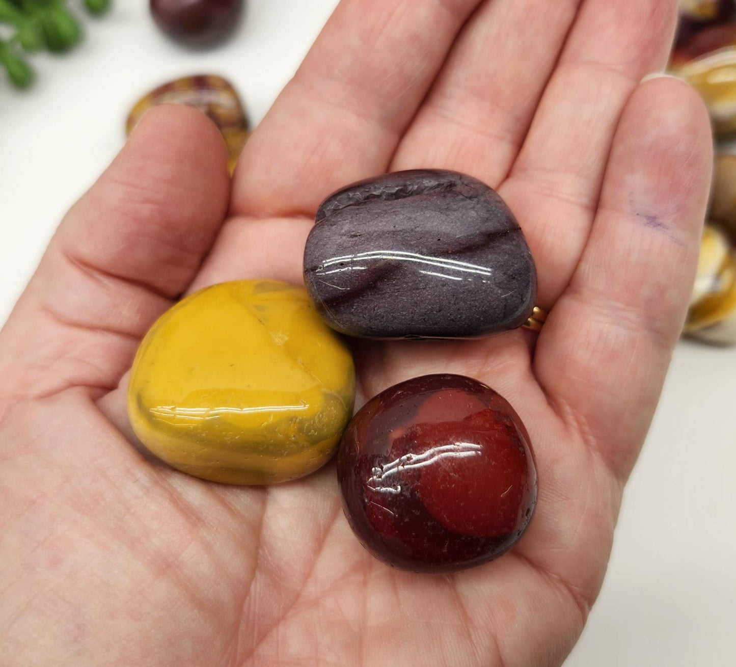 Mookaite Jasper Tumbled Gemstone (1kg/2.2lbs) 30-35mm
