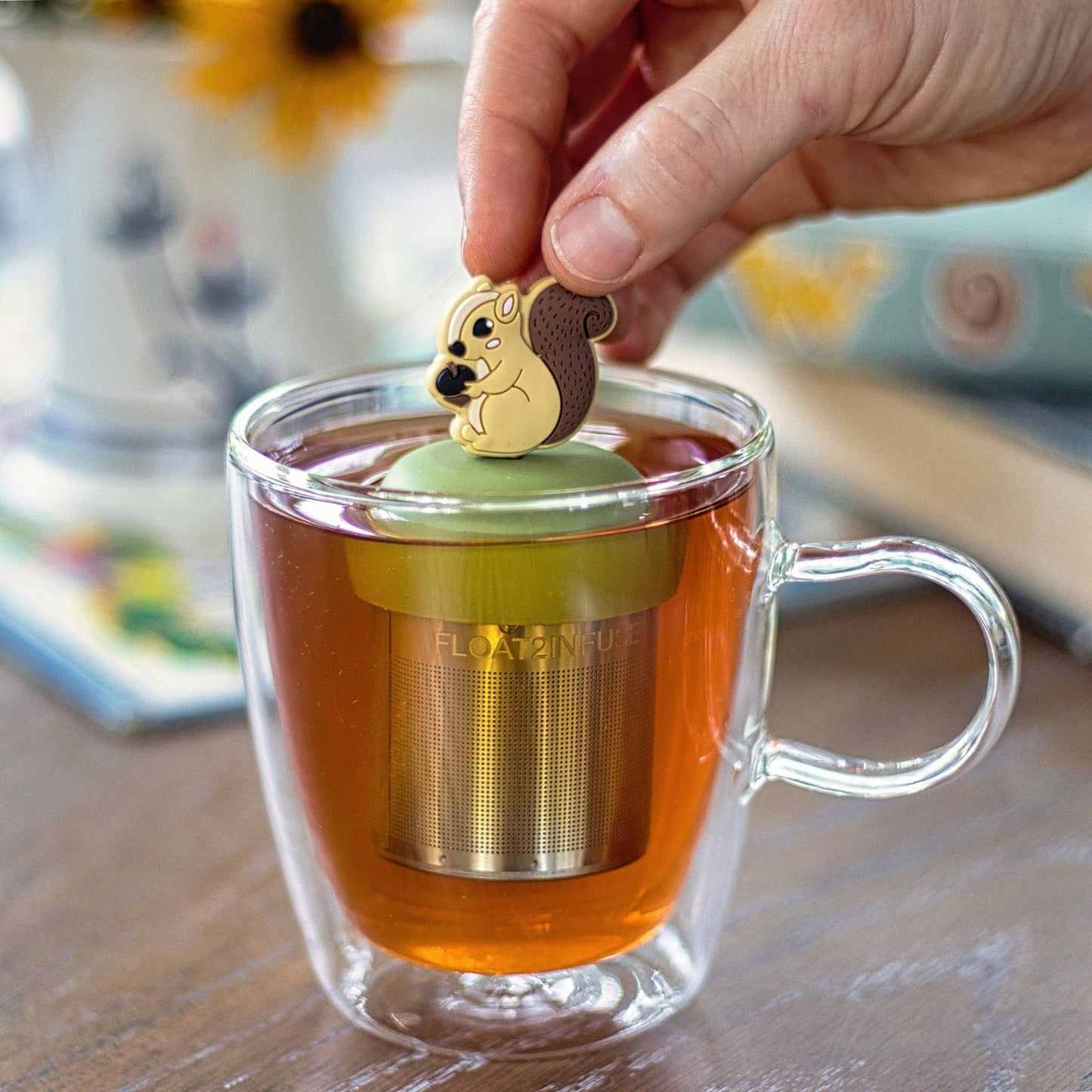 Squirrel | Floating Tea Steeper | Green Base | Brown