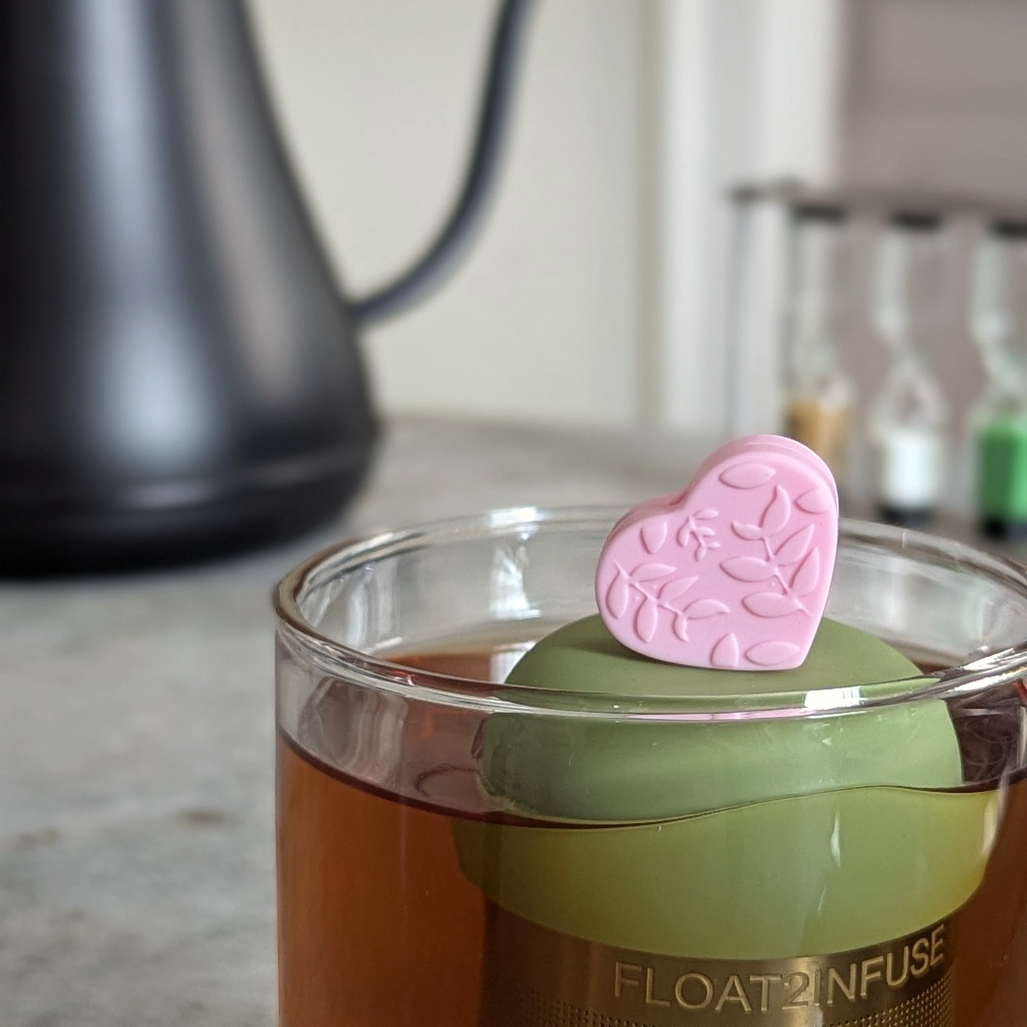 Light Pink Leaf Heart | Floating Tea Steeper | Green Base