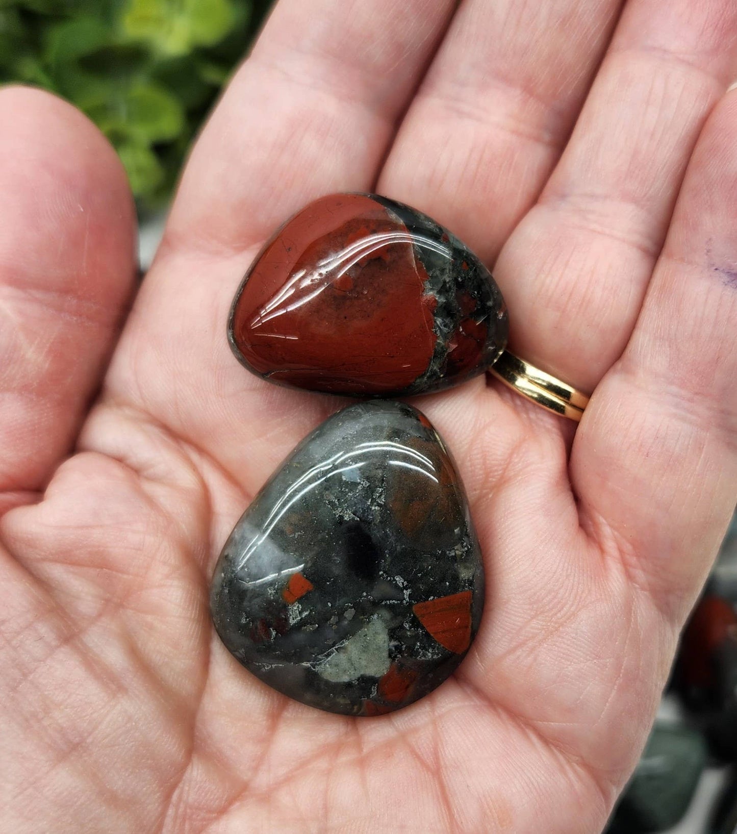 African Bloodstone Tumbled Gemstone (0.5kg/1.1lbs) 30-35mm: 0.5KG/1.1LBS