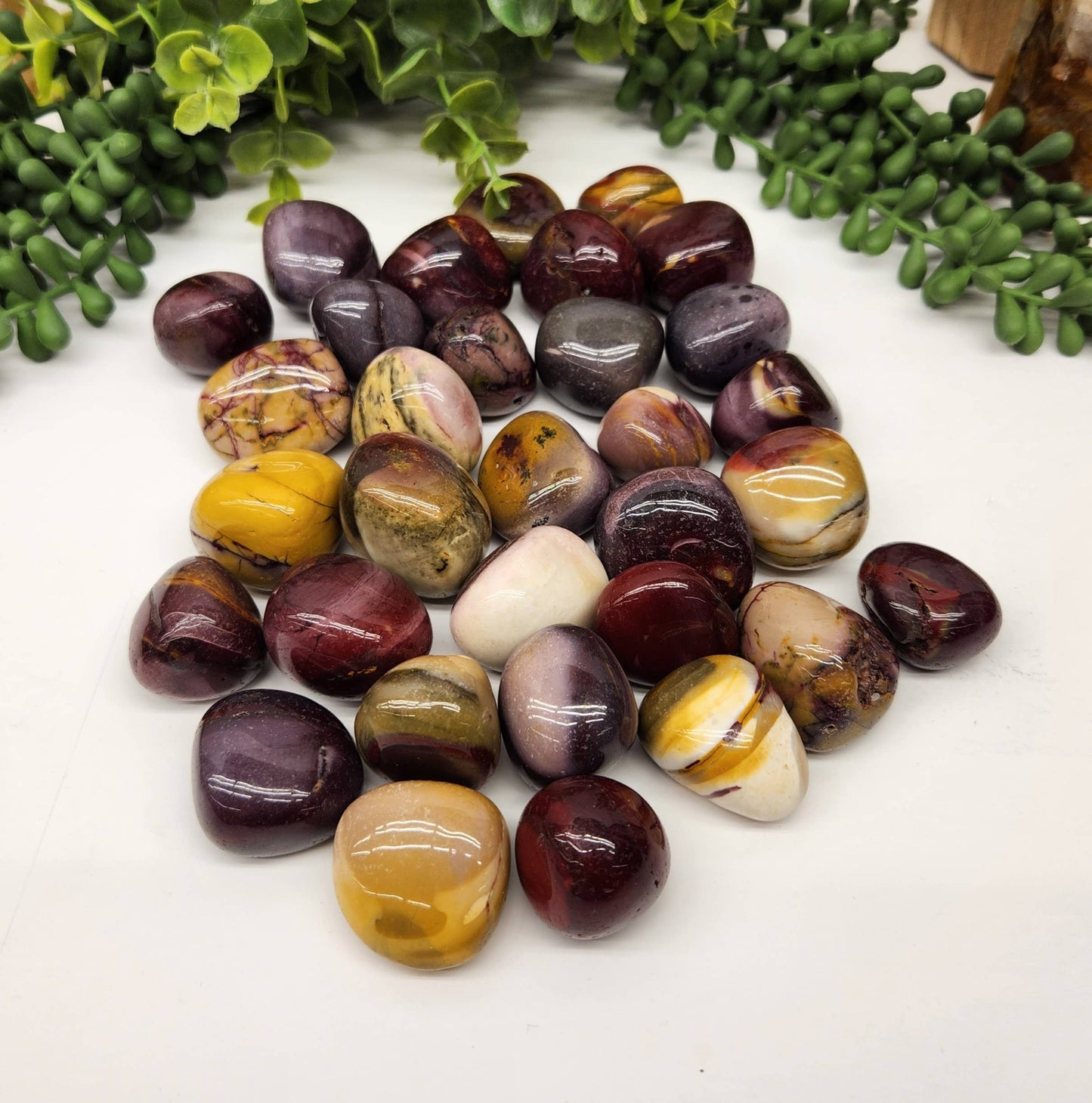 Mookaite Jasper Tumbled Gemstone (1kg/2.2lbs) 30-35mm